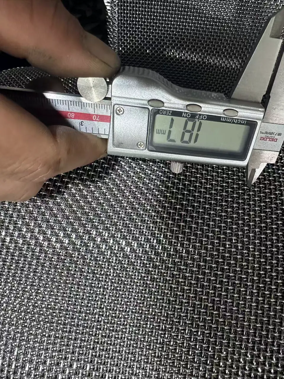 Stainless steel crimped wire mesh batch sample archive with PO number tagging for full traceability and re-order match, Anping Hand in Hand factory QC