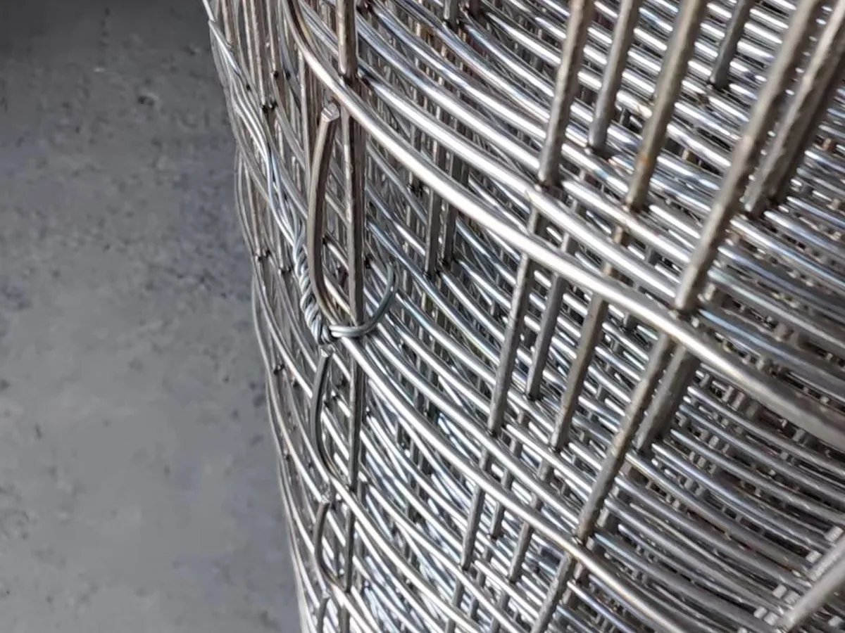 Stainless steel welded wire mesh panel for cages and factory partitions