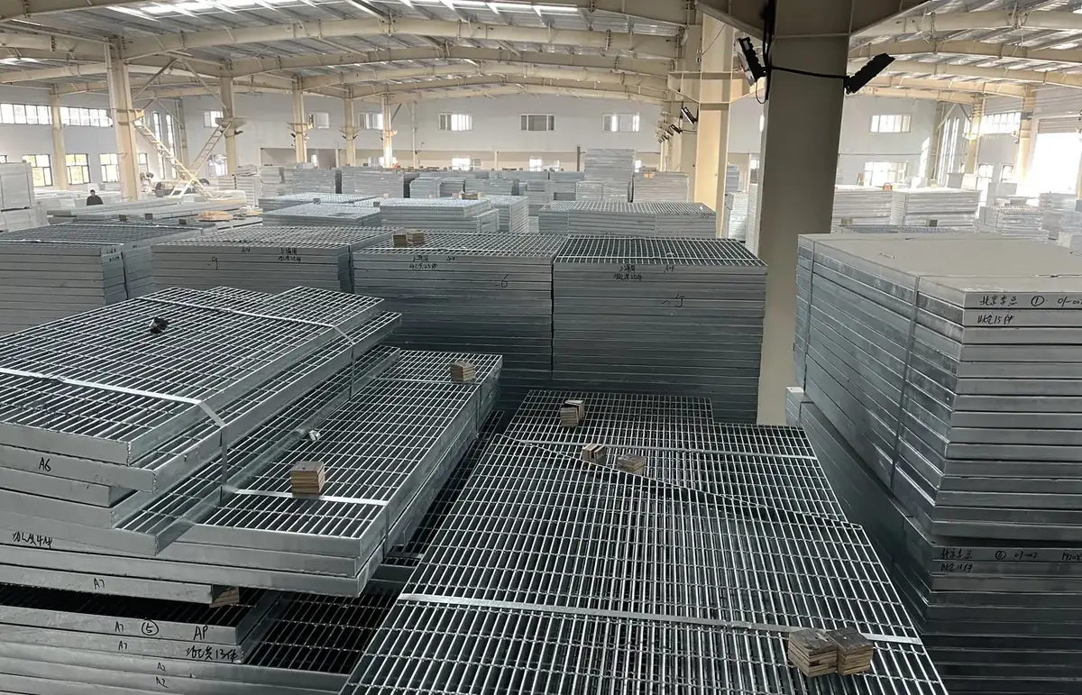 Finished wire mesh products stocked in Anping factory warehouse