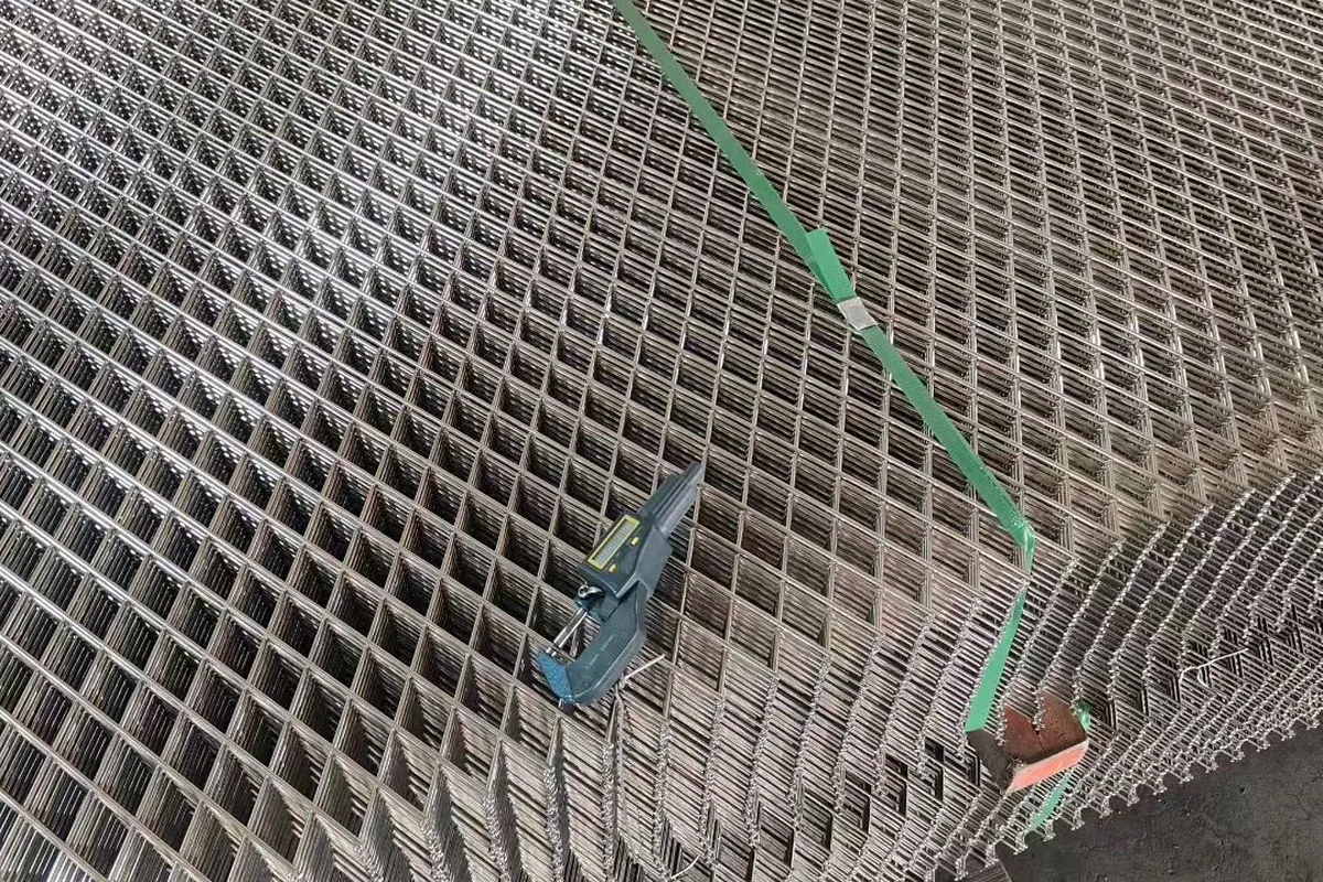 Architectural stainless wire mesh panel application reference