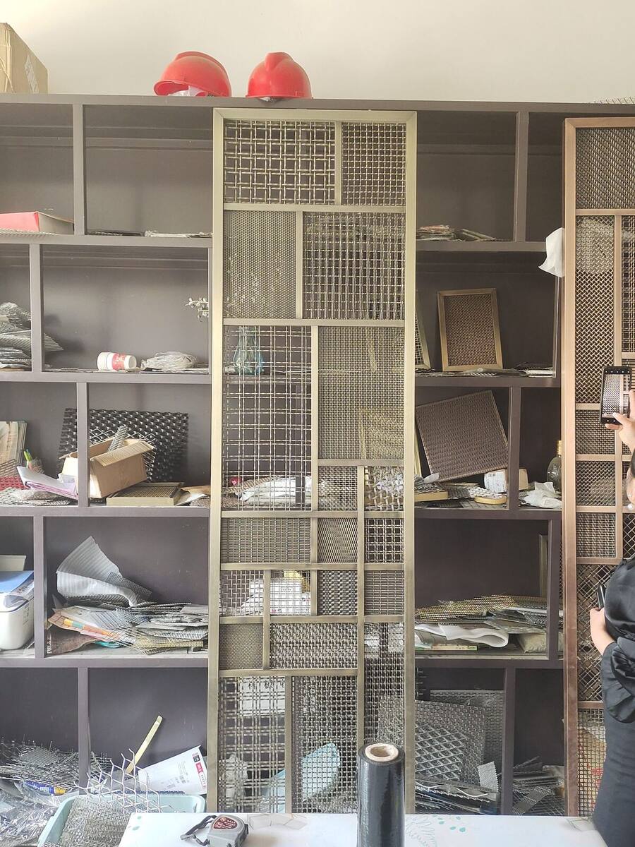 Stainless steel crimped wire mesh panel