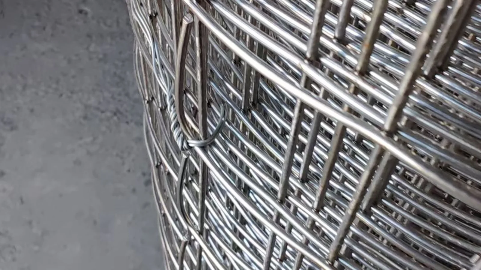 316L stainless welded mesh roll prepared for marine harbor and offshore platform supply at Anping Hand in Hand factory
